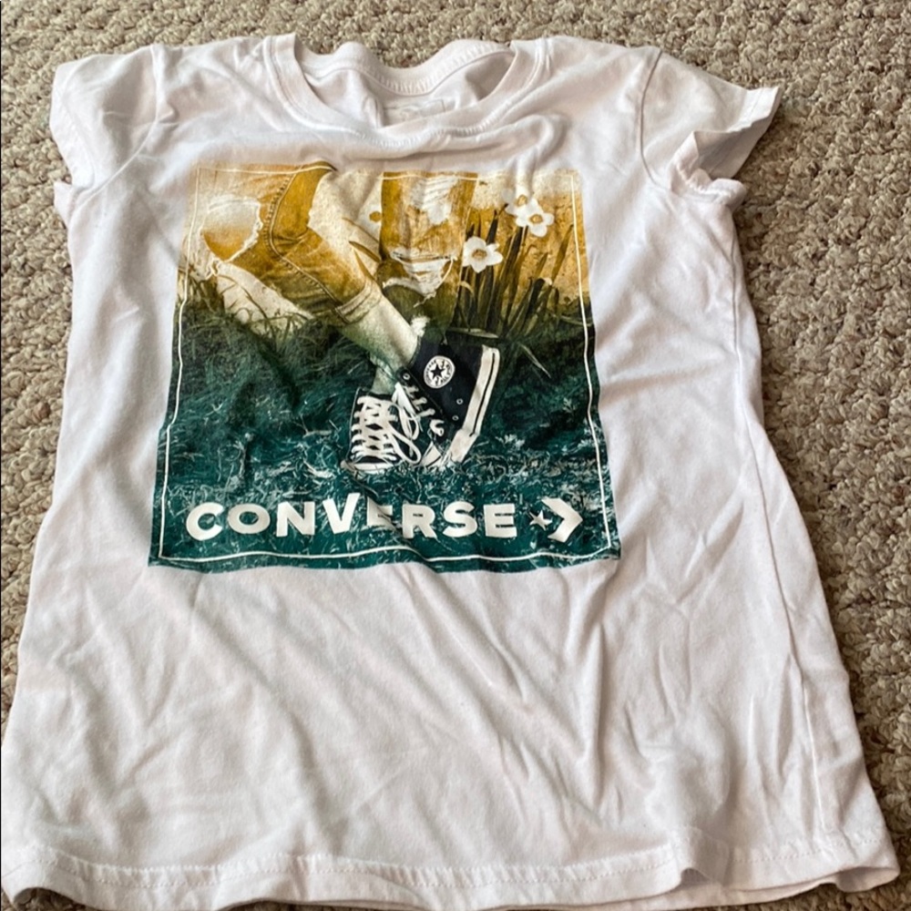 White teeshirt